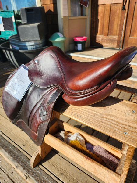 16.5" CWD SE02 Semi-Deep Jump saddle