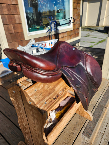 16.5" CWD SE02 Semi-Deep Jump saddle