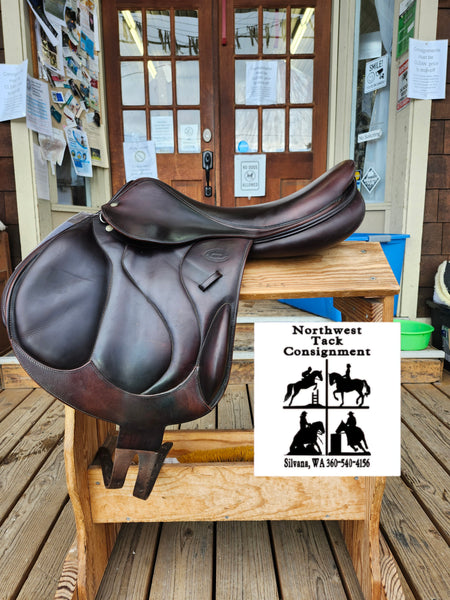 18.5" Devoucoux Chiberta jump saddle