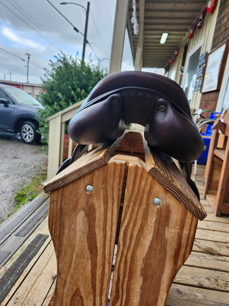 18.5" Devoucoux Chiberta jump saddle