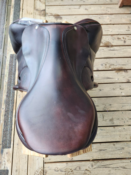 18.5" Devoucoux Chiberta jump saddle