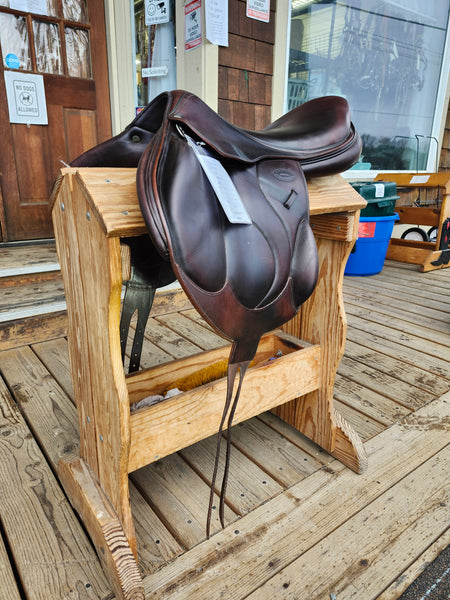 18.5" Devoucoux Chiberta jump saddle