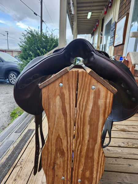 18.5" Devoucoux Chiberta jump saddle