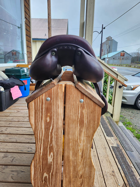 18.5" Devoucoux Chiberta jump saddle