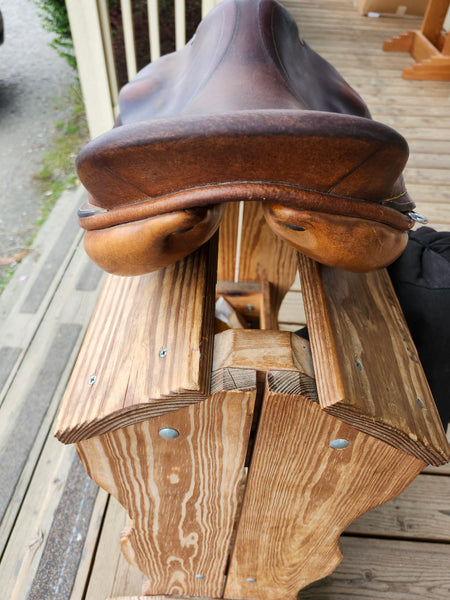 16" Hermes Close Contact Jump Saddle
