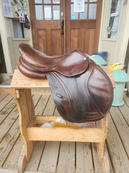 16.5" CWD SE02 Close Contact Jump Saddle