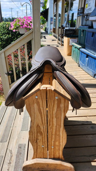 17" Wintec 500 Close Contact Jump Saddle