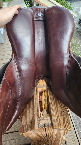 17.5" Bates Caprilli Close Contact Jump Saddle