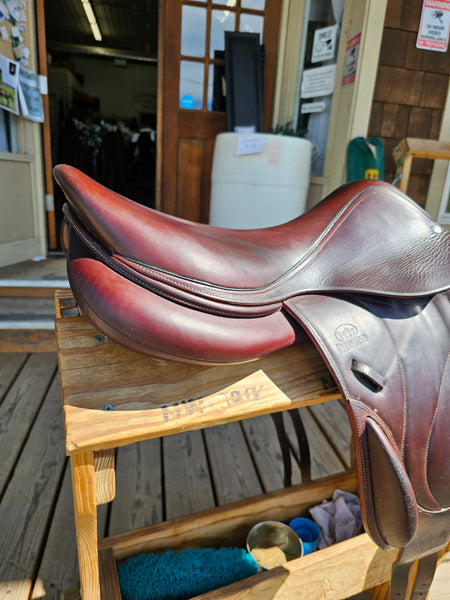 18" Devoucoux Chiberta O Monoflap Jump Saddle