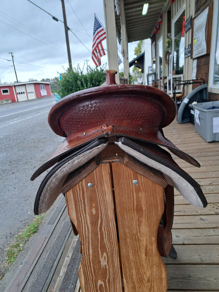 15" Royal King RB Auto Adjust Flex Tree Trail Saddle