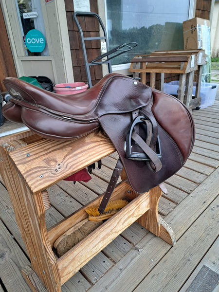 17" Bates Close Contact Saddle