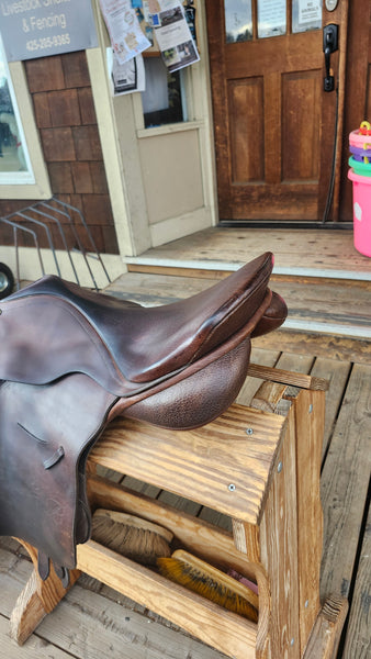 17.5" Bates Caprilli Close Contact Jump Saddle