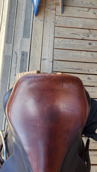 17" M. Toulouse Close Contact Jump Saddle