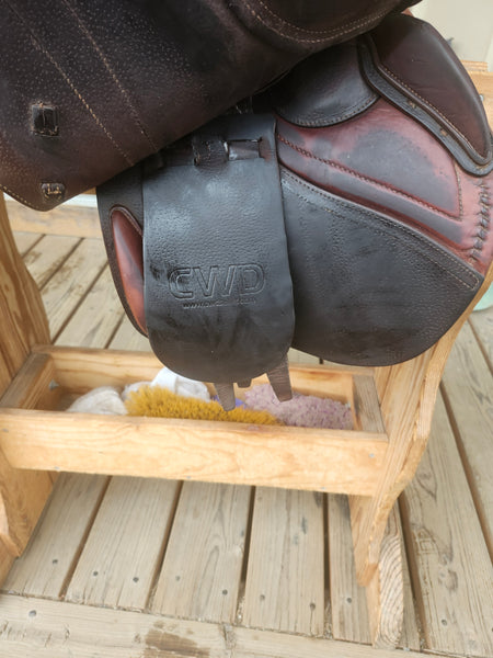 16.5" CWD SE02 Close Contact Jump Saddle
