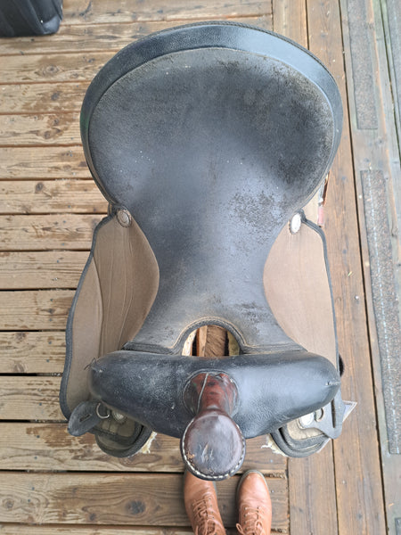 15" Abetta Synthetic Western Saddle