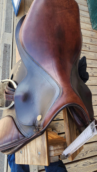 17" M. Toulouse Close Contact Jump Saddle