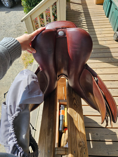 16.5" Bates Caprilli Close Contact Jump Saddle
