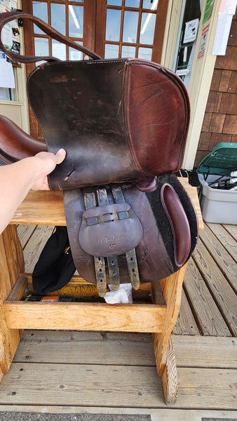 17" M. Toulouse Close Contact Jump Saddle