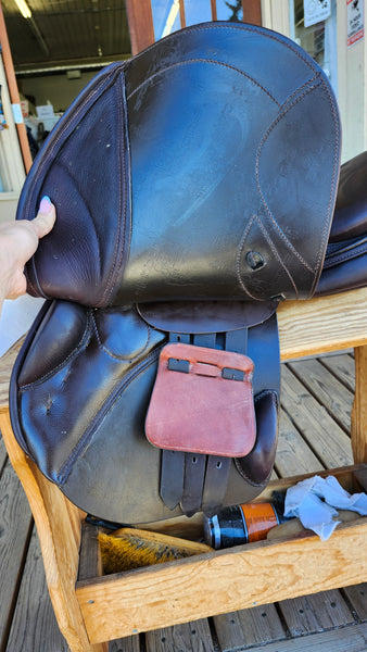 17" Stubben Phoenix Elite Jumping Saddle