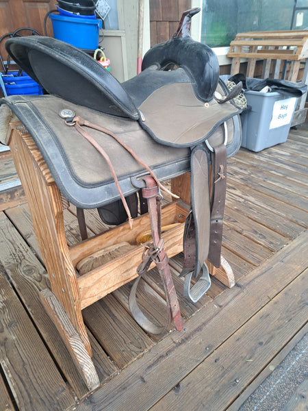 15" Abetta Synthetic Western Saddle