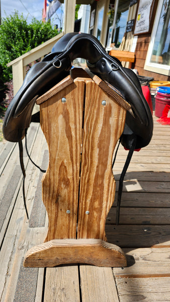 ON TRIAL 17.5" Equipe EK26 Monoflap Jumping Saddle