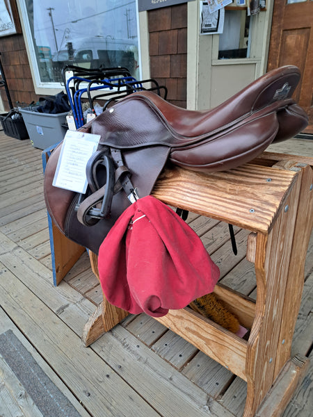 17" Bates Close Contact Saddle