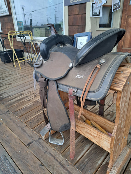 15" Abetta Synthetic Western Saddle
