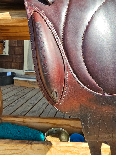 18" Devoucoux Chiberta O Monoflap Jump Saddle