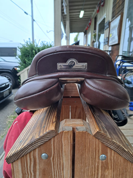 17" Bates Close Contact Saddle