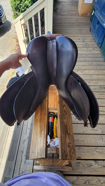 17" M. Toulouse Close Contact Jump Saddle