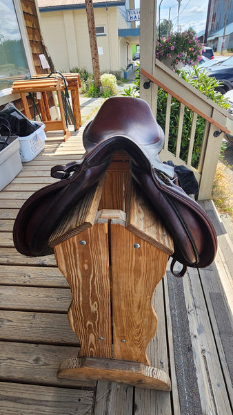 17" M. Toulouse Close Contact Jump Saddle