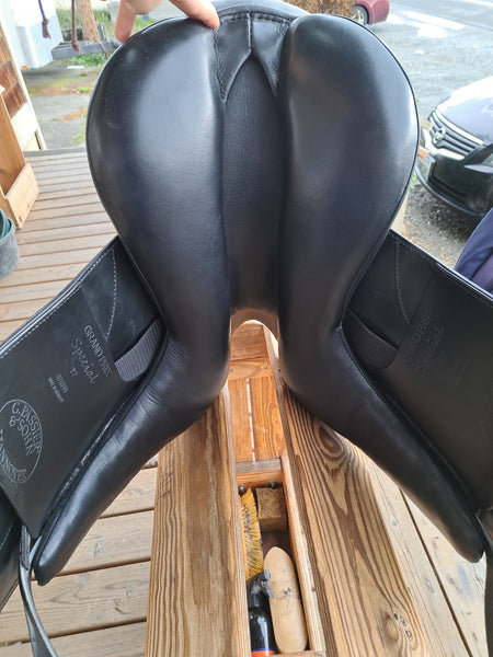 17" Passier & Sohns Grand Prix Special Dessage Saddle