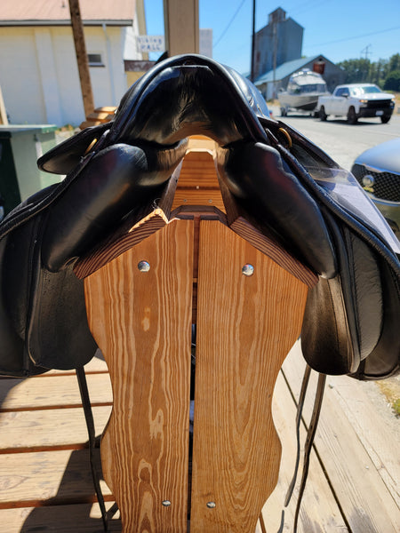 18" Laser Contour Master Adjustable Dressage Saddle