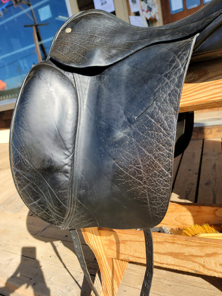 17.5" Custom Saddlery VLX Dressage Saddle