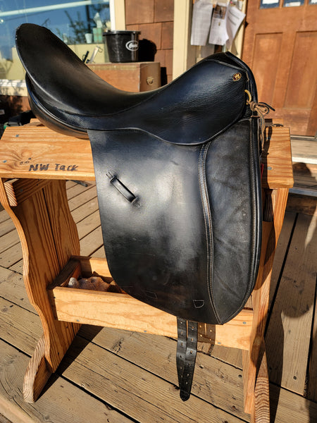 17.5" Adjustable Lovatt & Ricketts Dressage Saddle