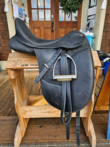 17" Wintec Isabell Werth Dressage Saddle