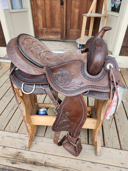 17" Edix treeless saddle