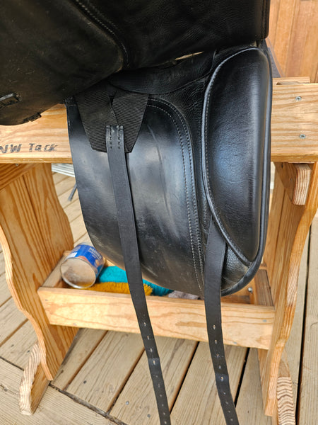 17.5" Saddlers Bench Dressage Saddle