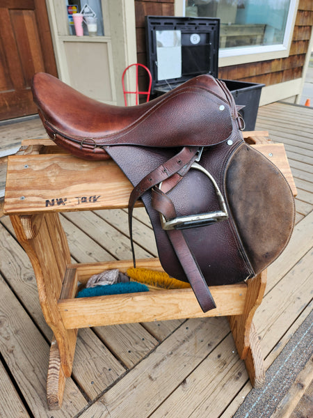 16" Cortina close contact English saddle