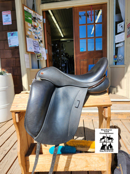 17" Dresch Phoenix Monoflap Dressage Saddle