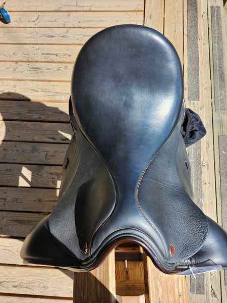 17" Dresch Phoenix Monoflap Dressage Saddle