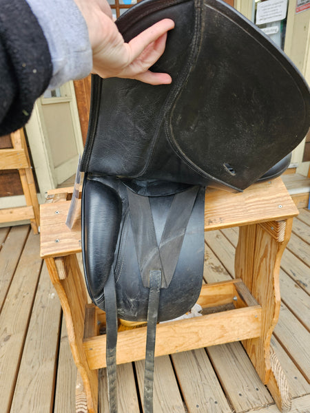 18" Schleese Ostergaard Dressage Saddle