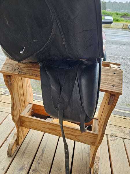 18" Schleese Ostergaard Dressage Saddle