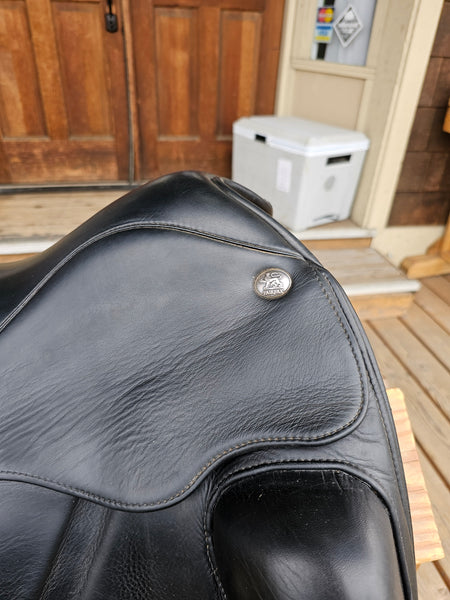 17.5" Fairfax Gareth Monoflap Dressage Saddle