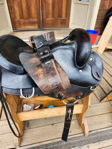 On Trial    16" National Bridle Shop Tennessean Gaited  Endurance Saddle