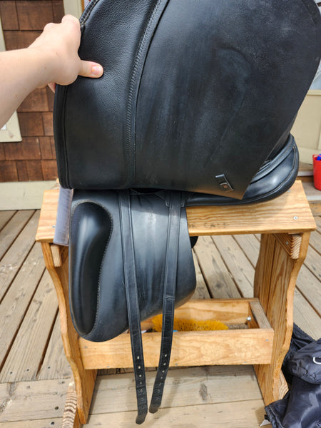 19" Sommer Diplomat Dressage Saddle