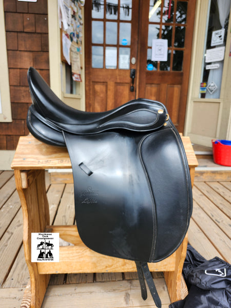 19" Sommer Diplomat Dressage Saddle