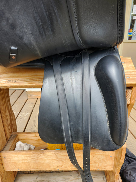 19" Sommer Diplomat Dressage Saddle