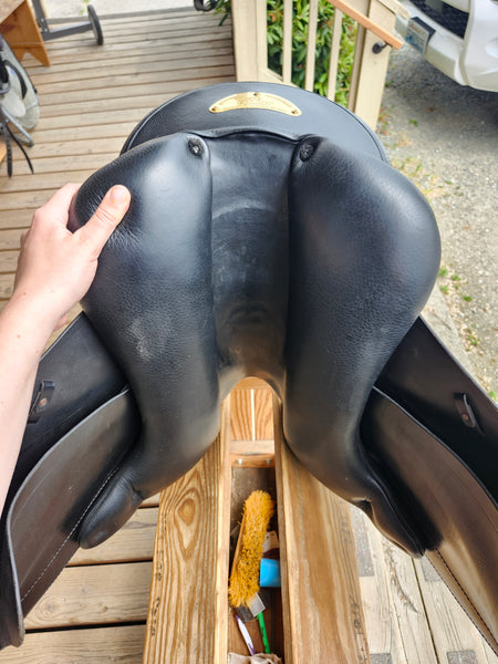 19" Sommer Diplomat Dressage Saddle