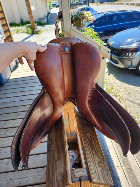 16.5" Bates Caprilli Close Contact Jump Saddle